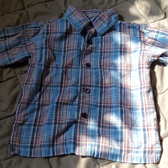 Button Down and Jean Shorts Bundle - Picture 2 of 5